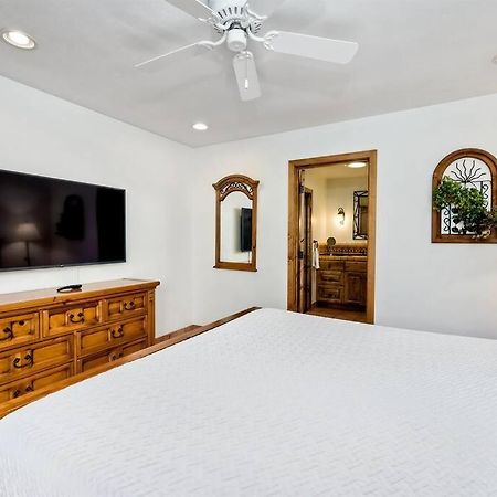 Great Group Retreat! Hacienda Decor, Spacious Floor Plan, Private Backyard Κάρλσμπαντ Εξωτερικό φωτογραφία