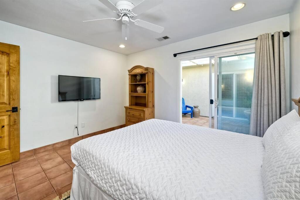 Great Group Retreat! Hacienda Decor, Spacious Floor Plan, Private Backyard Κάρλσμπαντ Εξωτερικό φωτογραφία
