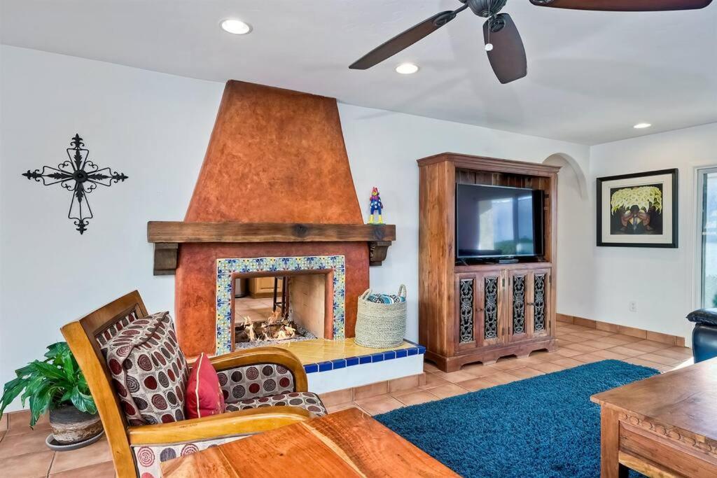 Great Group Retreat! Hacienda Decor, Spacious Floor Plan, Private Backyard Κάρλσμπαντ Εξωτερικό φωτογραφία